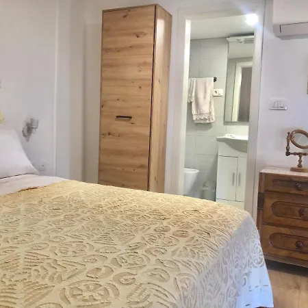 Mt70 Apartmán *